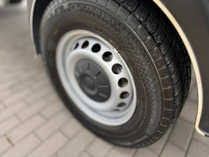 Volkswagen Crafter Crafter 2.0Tdi 177Ps Kontener + chłodnia, DSG , Vat-2 , netto 70999pln