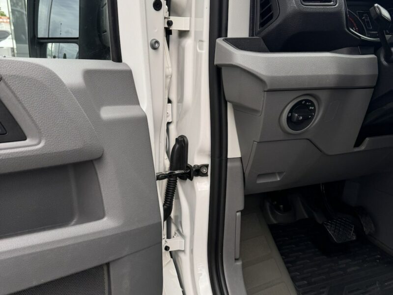 Volkswagen Crafter Crafter 2.0Tdi 177Ps Kontener + chłodnia, DSG , Vat-2 , netto 70999pln