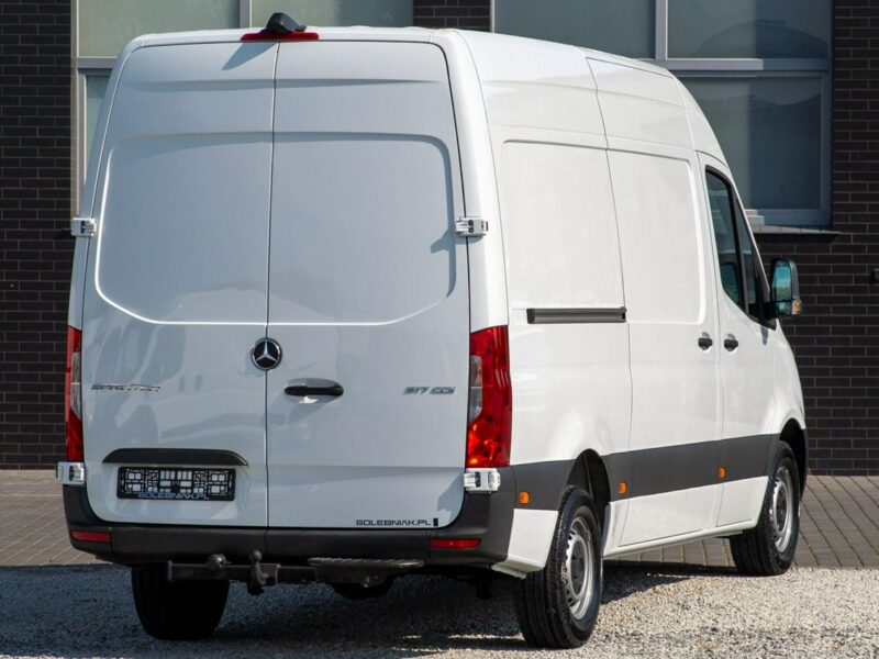 Mercedes Sprinter L2H2 317 CDI *ŚREDNI* kamera cofania ekran dotykowy hak