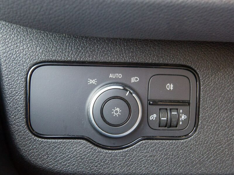 Mercedes Sprinter L2H2 317 CDI *ŚREDNI* kamera cofania ekran dotykowy hak