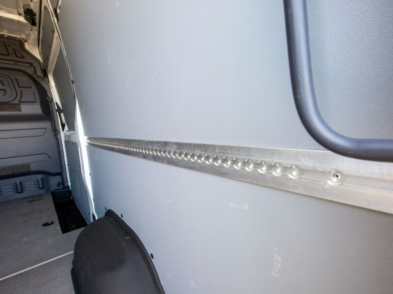 Mercedes Sprinter L2H2 317 CDI *ŚREDNI* kamera cofania ekran dotykowy hak