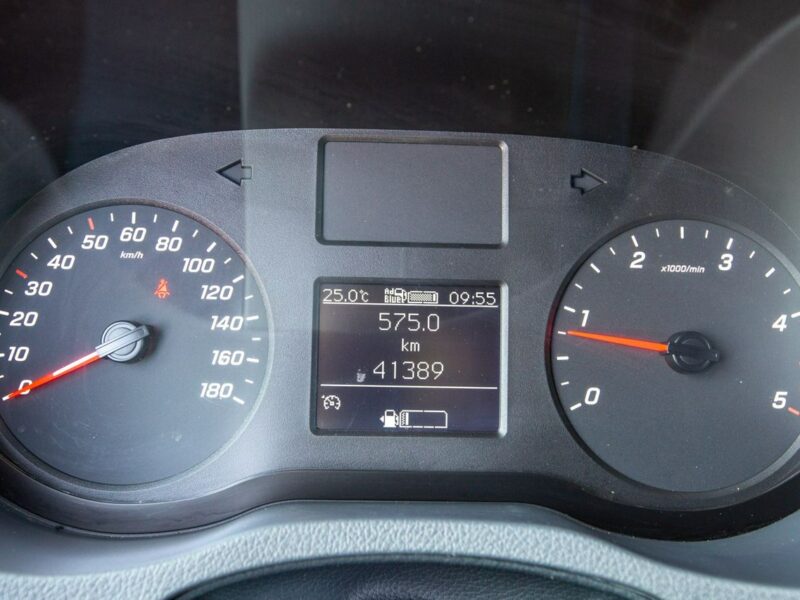 Mercedes Sprinter L2H2 317 CDI *ŚREDNI* kamera cofania ekran dotykowy hak