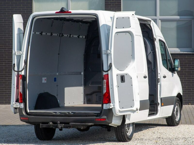 Mercedes Sprinter L2H2 317 CDI *ŚREDNI* kamera cofania ekran dotykowy hak