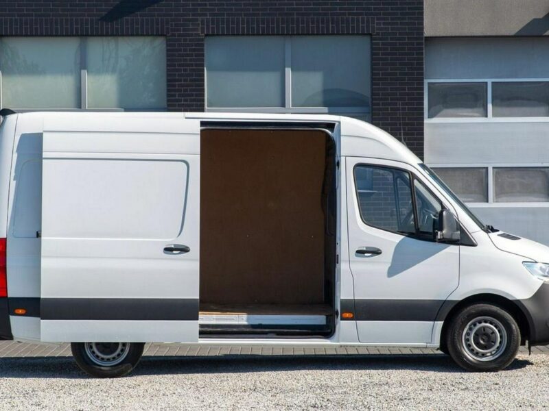 Mercedes Sprinter L2H2 317 CDI *ŚREDNI* kamera cofania ekran dotykowy hak
