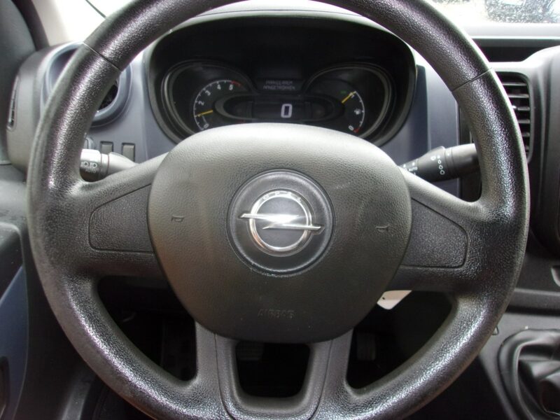 Opel Vivaro Klimatyzacja, Ele szyby, Ele lusterka, 3 osobowy, 2900 DMC