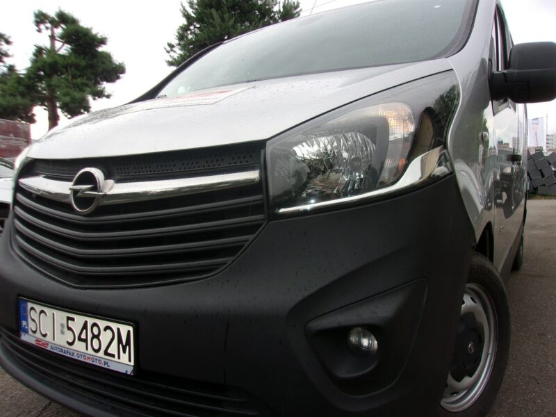 Opel Vivaro Klimatyzacja, Ele szyby, Ele lusterka, 3 osobowy, 2900 DMC