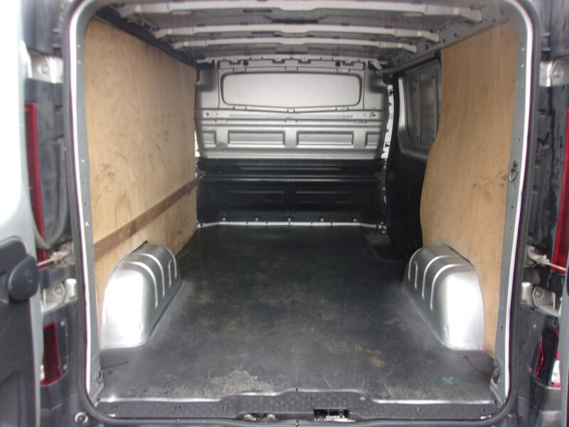 Opel Vivaro Klimatyzacja, Ele szyby, Ele lusterka, 3 osobowy, 2900 DMC