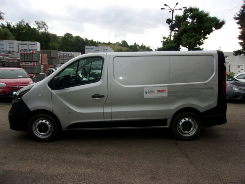 Opel Vivaro Klimatyzacja, Ele szyby, Ele lusterka, 3 osobowy, 2900 DMC