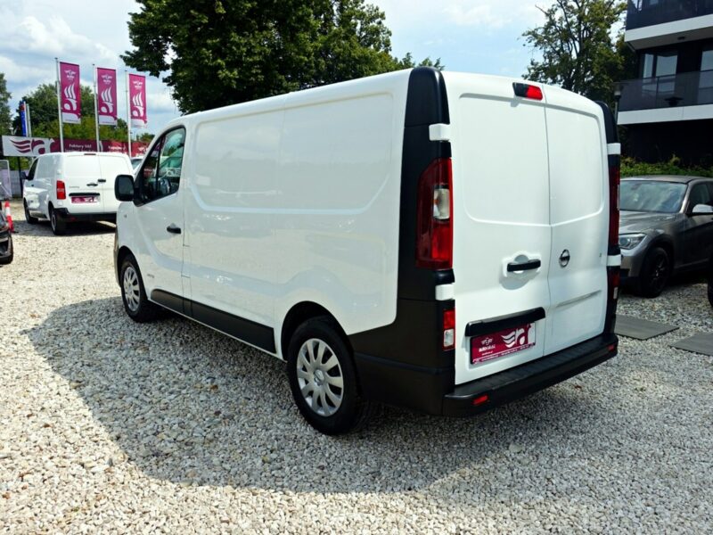 Nissan NV300 * R E Z E R W A C J A *