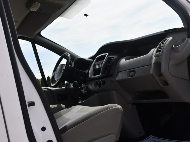 Renault Trafic 2,0dci 5 osób,zarejestrowany,klimatyzacja,DUDKI11