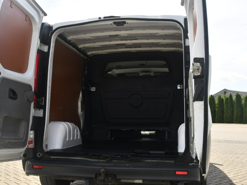 Renault Trafic 2,0dci 5 osób,zarejestrowany,klimatyzacja,DUDKI11