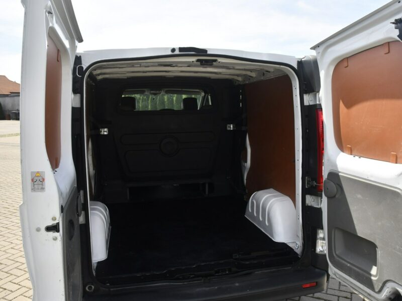 Renault Trafic 2,0dci 5 osób,zarejestrowany,klimatyzacja,DUDKI11