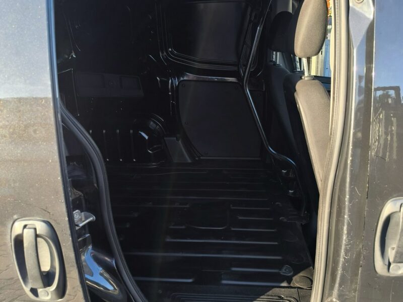 Fiat Fiorino 1.3MJTD 75KM Klimatyzacja drzwi boczne