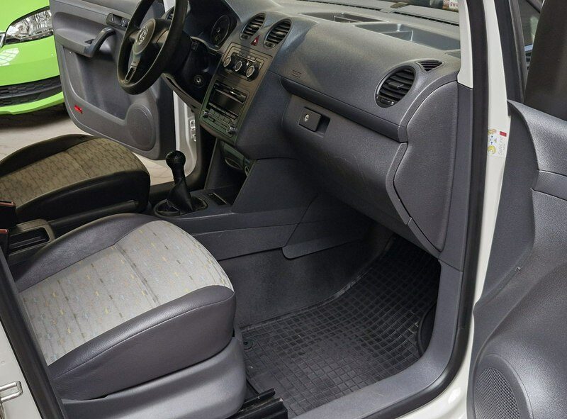 Volkswagen Caddy przebieg 156000 roczna gwarancja