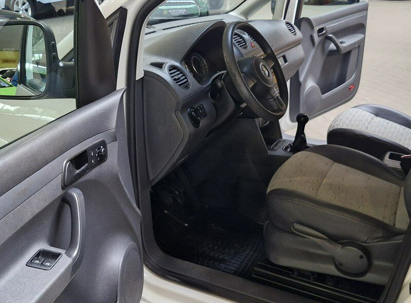 Volkswagen Caddy przebieg 156000 roczna gwarancja