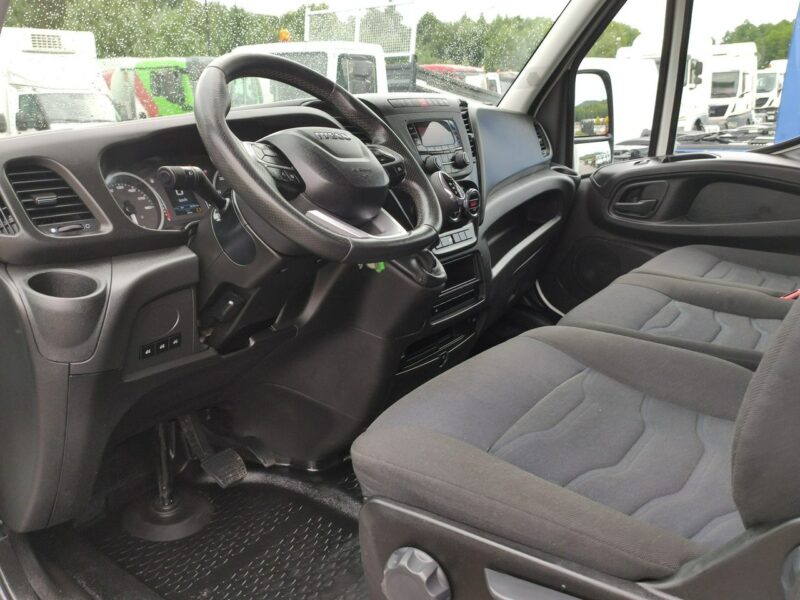 Iveco Daily 35S16S V Hi-Matic Tył na Poduszkach Drzwi Boczne Winda 750kg Przód Ledy 2020r