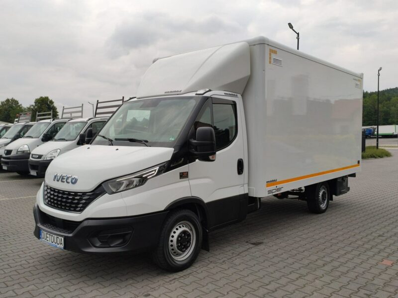 Iveco Daily 35S16S V Hi-Matic Tył na Poduszkach Drzwi Boczne Winda 750kg Przód Ledy 2020r