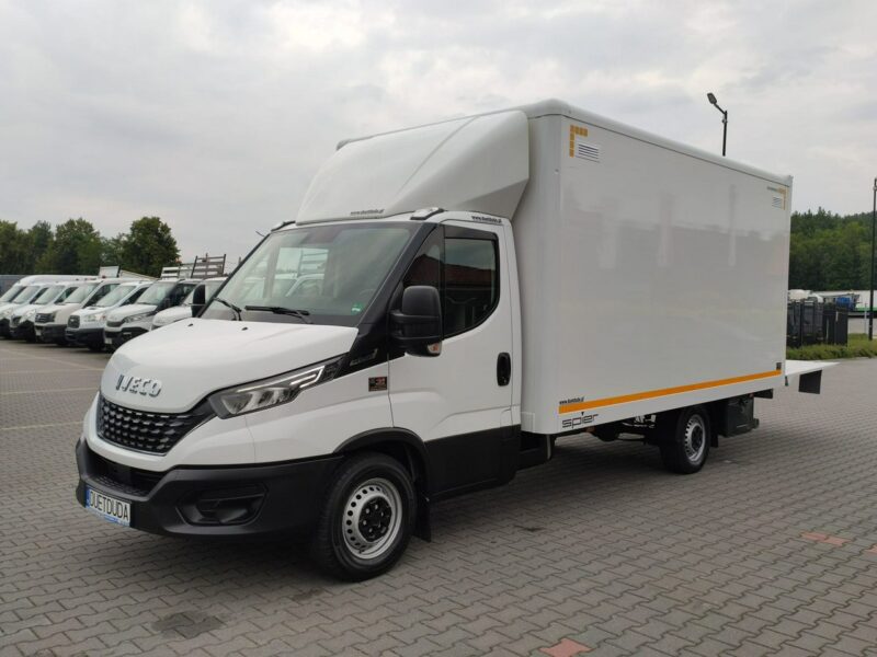 Iveco Daily 35S16S V Hi-Matic Tył na Poduszkach Drzwi Boczne Winda 750kg Przód Ledy 2020r