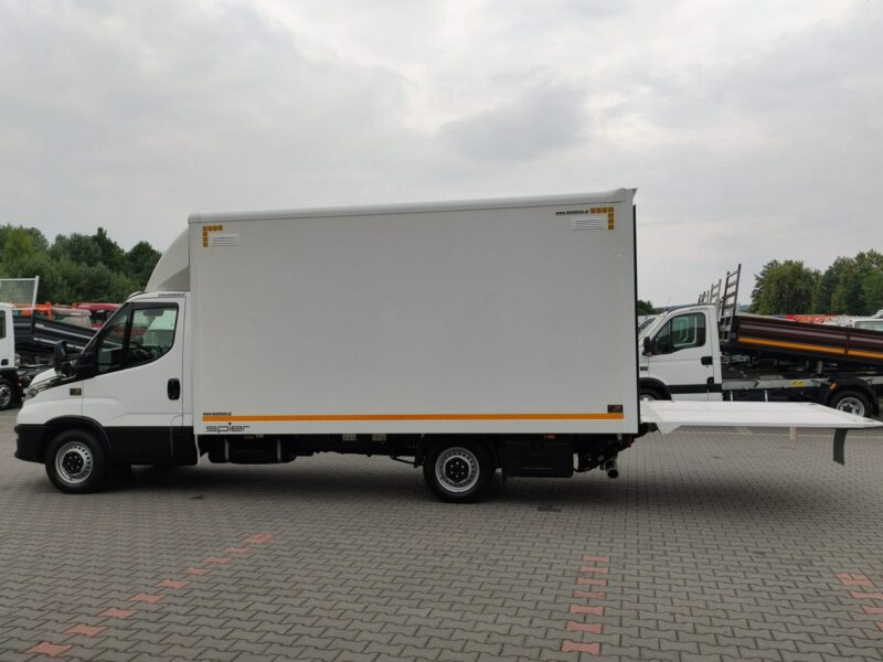 Iveco Daily 35S16S V Hi-Matic Tył na Poduszkach Drzwi Boczne Winda 750kg Przód Ledy 2020r