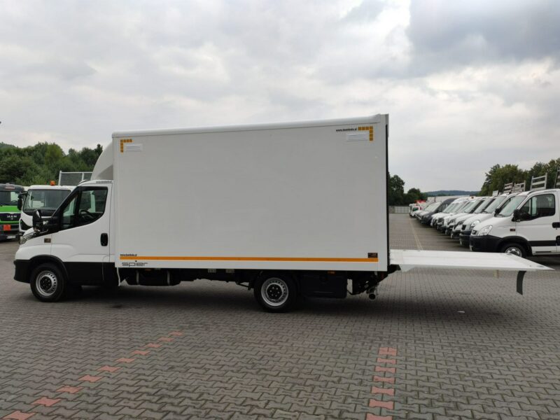 Iveco Daily 35S16S V Hi-Matic Tył na Poduszkach Drzwi Boczne Winda 750kg Przód Ledy 2020r