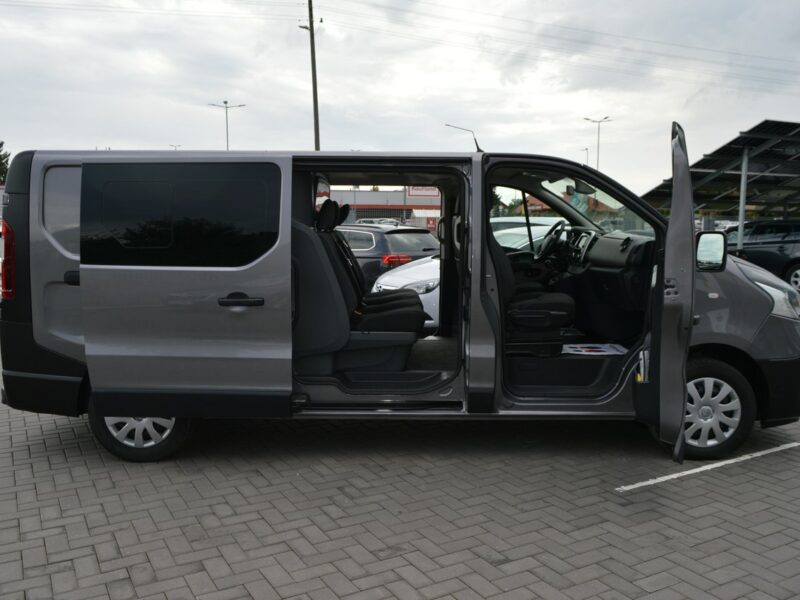 Renault Trafic 1.6 dCi LONG 2xBoczne drzwi 5-osób Navi Kamera 174tys.km F-VAT