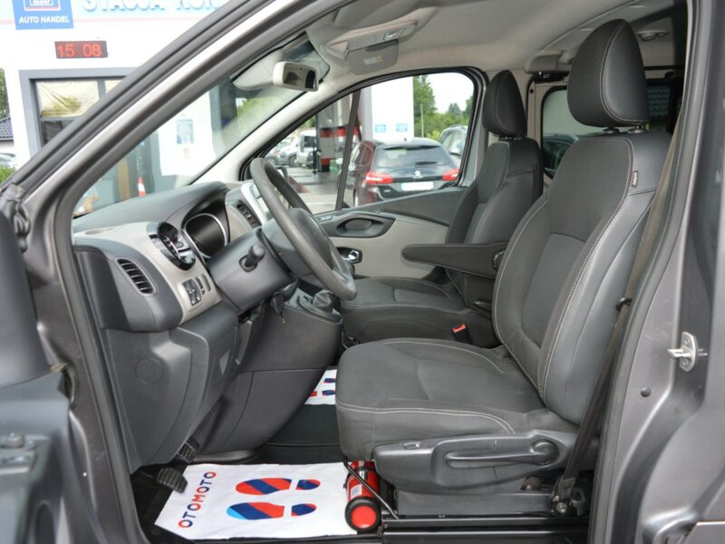 Renault Trafic 1.6 dCi LONG 2xBoczne drzwi 5-osób Navi Kamera 174tys.km F-VAT
