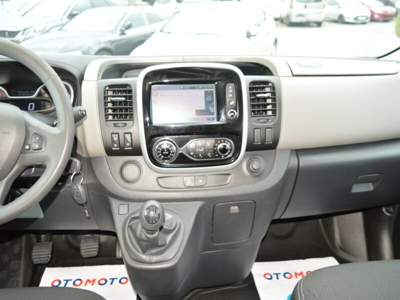 Renault Trafic 1.6 dCi LONG 2xBoczne drzwi 5-osób Navi Kamera 174tys.km F-VAT