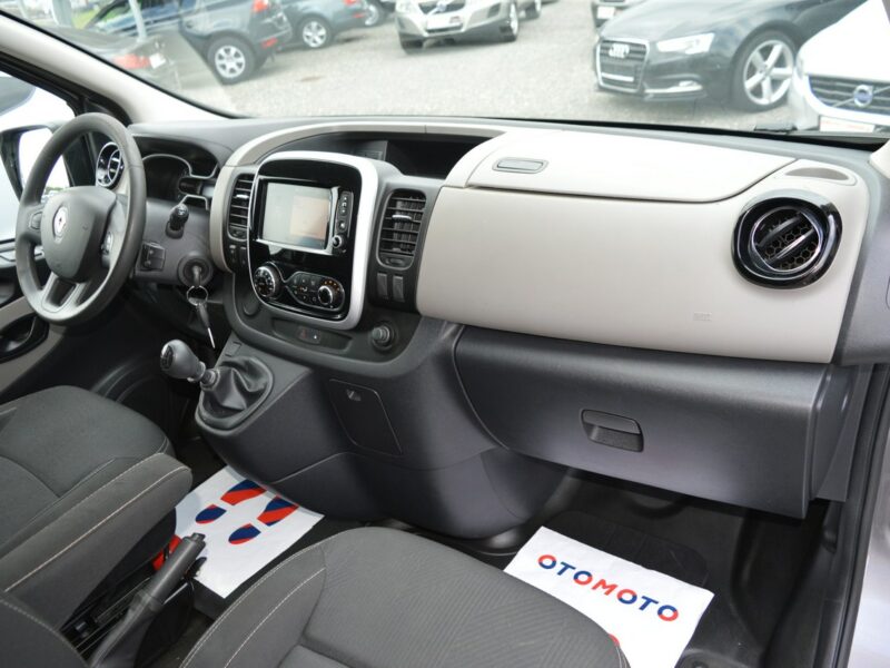 Renault Trafic 1.6 dCi LONG 2xBoczne drzwi 5-osób Navi Kamera 174tys.km F-VAT