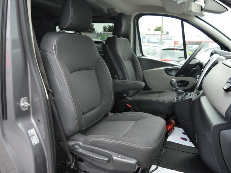Renault Trafic 1.6 dCi LONG 2xBoczne drzwi 5-osób Navi Kamera 174tys.km F-VAT