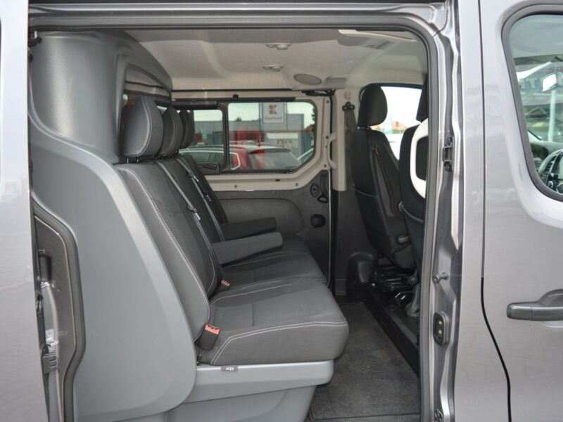 Renault Trafic 1.6 dCi LONG 2xBoczne drzwi 5-osób Navi Kamera 174tys.km F-VAT