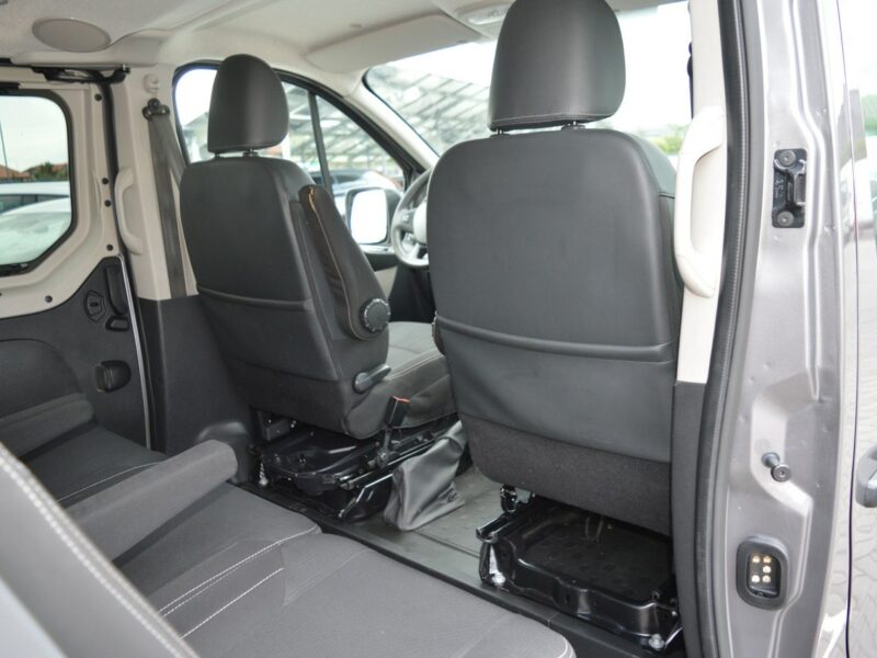 Renault Trafic 1.6 dCi LONG 2xBoczne drzwi 5-osób Navi Kamera 174tys.km F-VAT