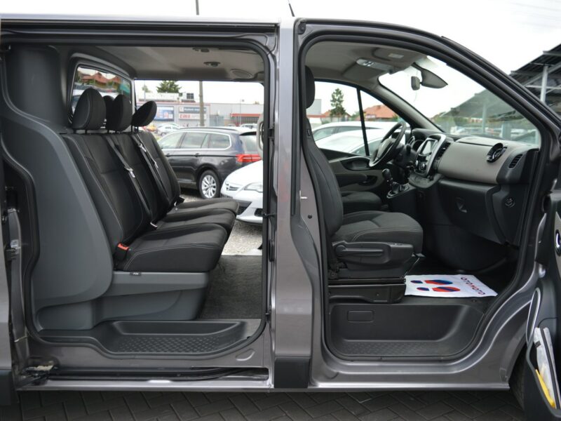 Renault Trafic 1.6 dCi LONG 2xBoczne drzwi 5-osób Navi Kamera 174tys.km F-VAT
