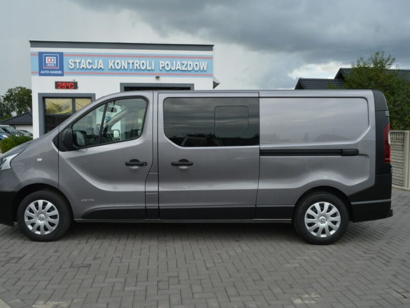 Renault Trafic 1.6 dCi LONG 2xBoczne drzwi 5-osób Navi Kamera 174tys.km F-VAT