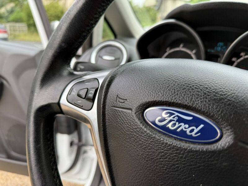 Ford Fiesta 1.5*75PS*KLIMA*NAVI*Bluetooth*LED*Wielofunkcja*Skórzana*kierownica* Mk7 (2008-)