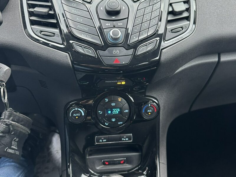 Ford Fiesta 1,0 benzynka 151 tyś km ładna świeżo zarejestrowana bogata wersja Mk7 (2008-)