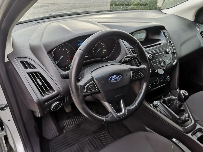 Ford Focus 1.6 16V Benzyna Klima Podgrz. szyby Salon Polska Gwarancja Mk3 (2010-2018)