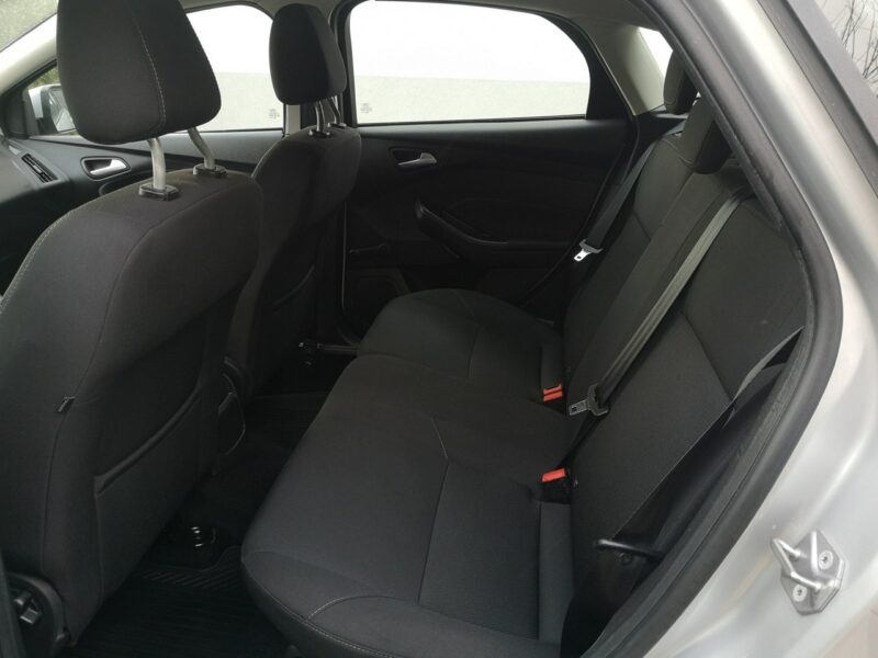 Ford Focus 1.6 16V Benzyna Klima Podgrz. szyby Salon Polska Gwarancja Mk3 (2010-2018)