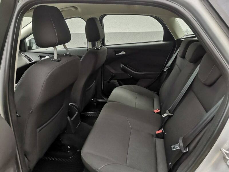 Ford Focus 1.6 16V Benzyna Klima Podgrz. szyby Salon Polska Gwarancja Mk3 (2010-2018)