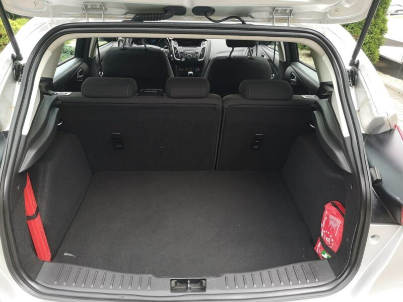 Ford Focus 1.6 16V Benzyna Klima Podgrz. szyby Salon Polska Gwarancja Mk3 (2010-2018)