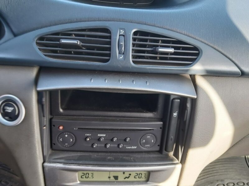 Renault Laguna Laguna salon Pl 2.0b II (2001-2005)