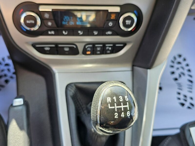 Ford Focus -SPRZEDANY- Oszczędny 125KM!Śliczny kolor,Mega wyp.SAM PARKUJE Mk3 (2010-2018)