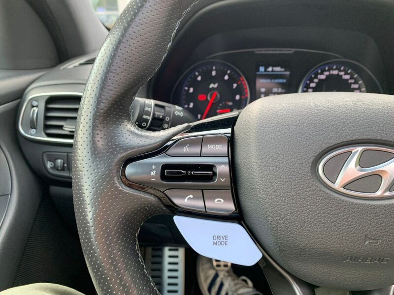 Hyundai i30N I30N Performance Szklany dach Grzane fot. Full LED