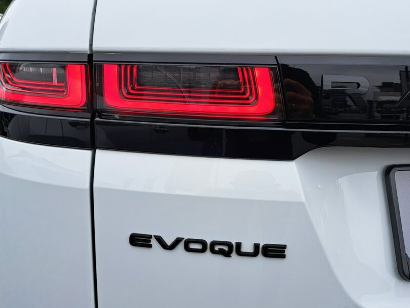 Land Rover Range Rover Evoque MY23 2.0D TD4 163 KM AWD Auto SE Felgi20 Panorama LED SalonPL FV23% II (2019-)