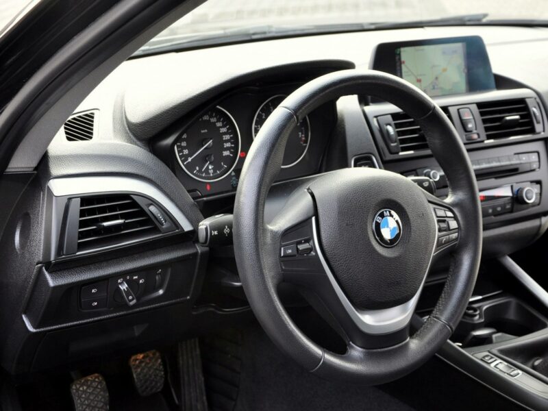 BMW 118 1.6i(170KM)*Lift*Xenon*Led*Duża Navi*Parktronik*I Wł*Alu17"ASO BMW F20/F21 (2011-)