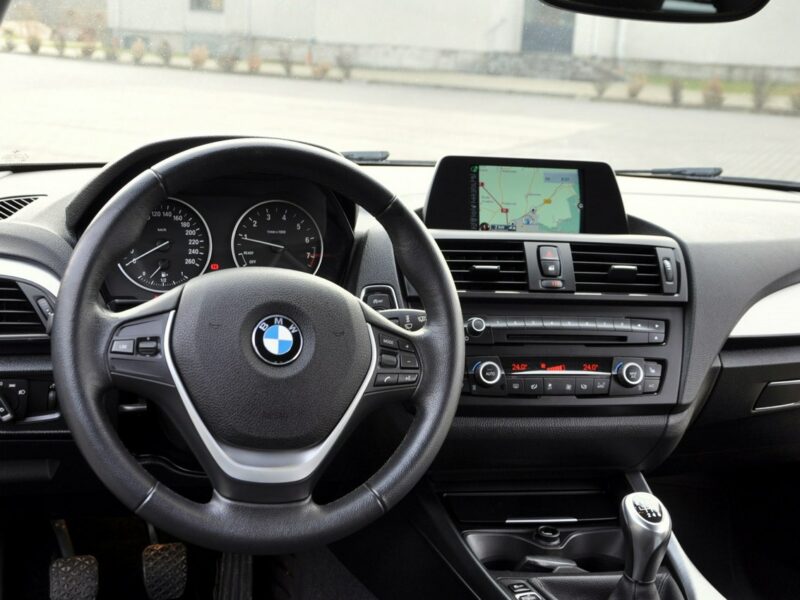BMW 118 1.6i(170KM)*Lift*Xenon*Led*Duża Navi*Parktronik*I Wł*Alu17"ASO BMW F20/F21 (2011-)