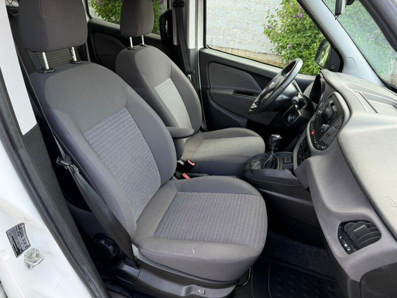 Fiat Doblo 1.4 T jet Benzyna z Nowym LPG, 32 tyś przebiegu II (2009-)