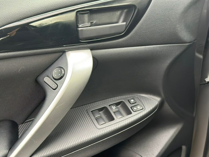 Mitsubishi Eclipse Cross 1.5 benzyna VI (2018-)