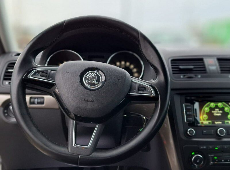 Škoda Yeti Panorama xsenon ledy super stan navi nowy rozrząd I (2009-)