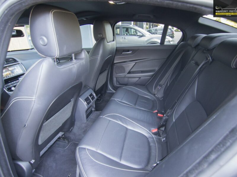 Jaguar XE R-SPORT / AWD / Ledy / Meridian / Virtual / Bezwypadkowy / Stan BDB !! I (2014-)