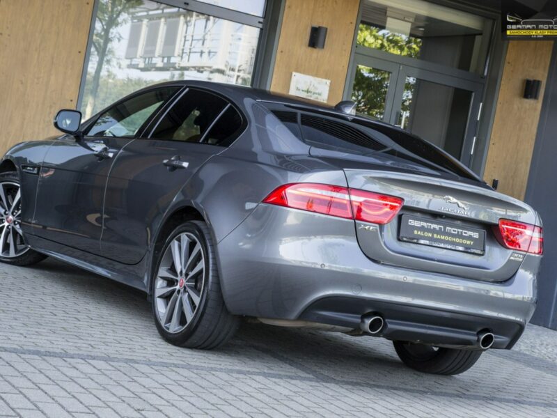 Jaguar XE R-SPORT / AWD / Ledy / Meridian / Virtual / Bezwypadkowy / Stan BDB !! I (2014-)